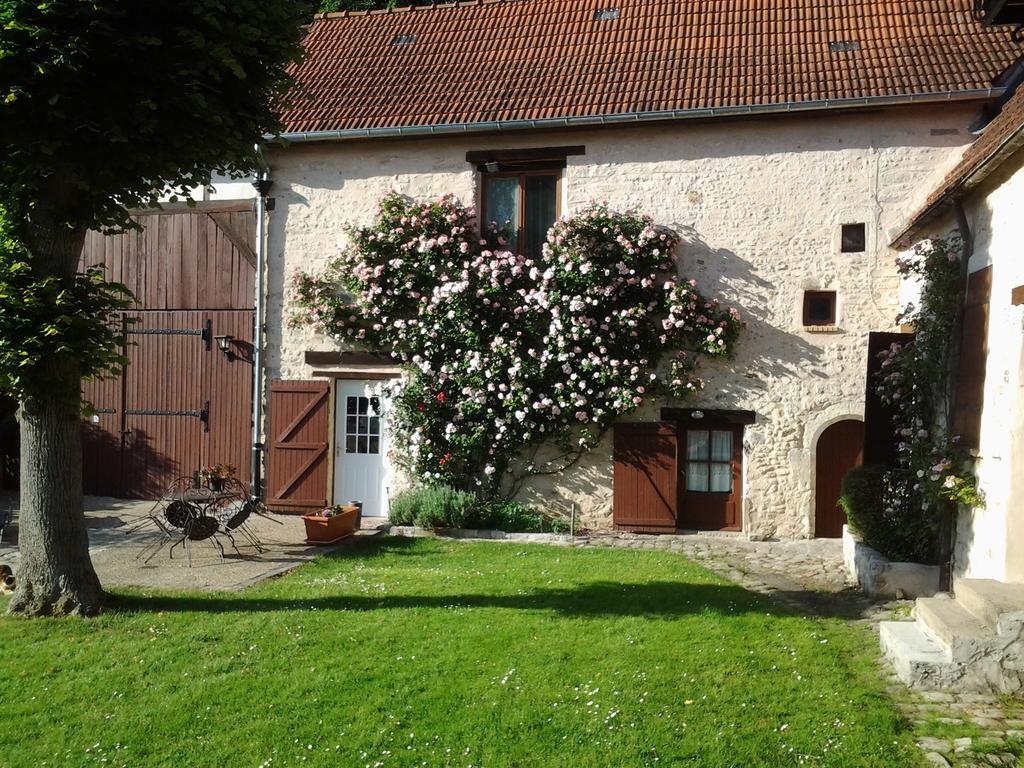 La Ferme Du Vintue Panzió Etrechy  Kültér fotó